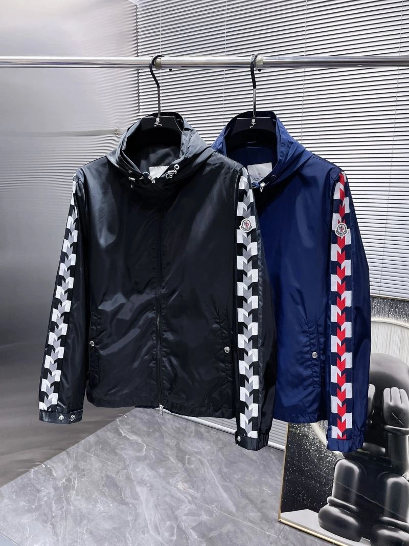 Vibrant Moncler Outwear 141586