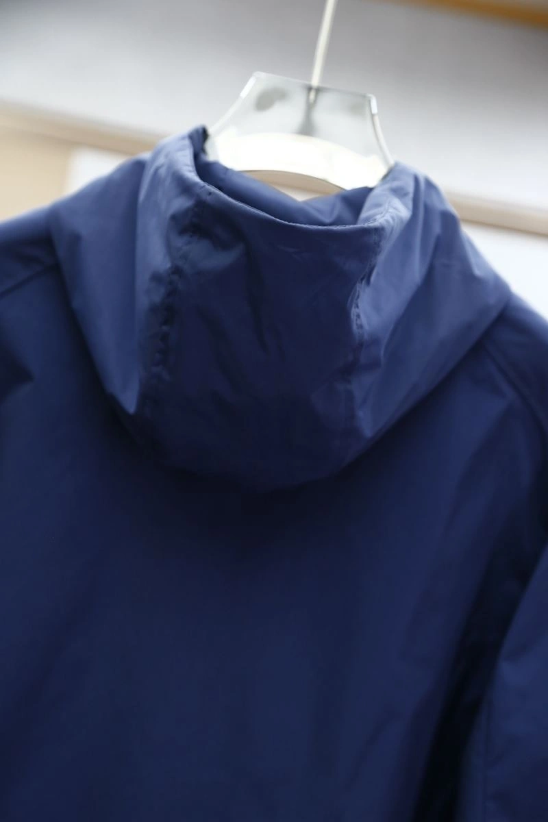 Durable Moncler Outwear 141564