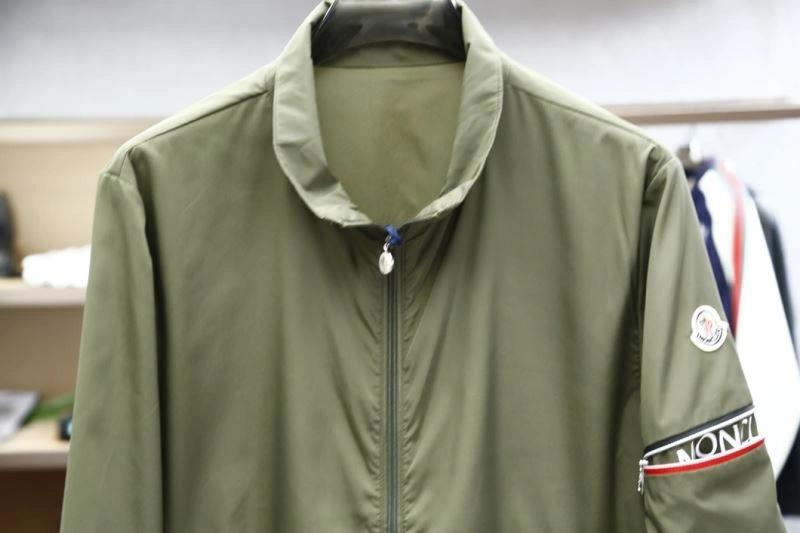 Moncler Outwear Chic 141561