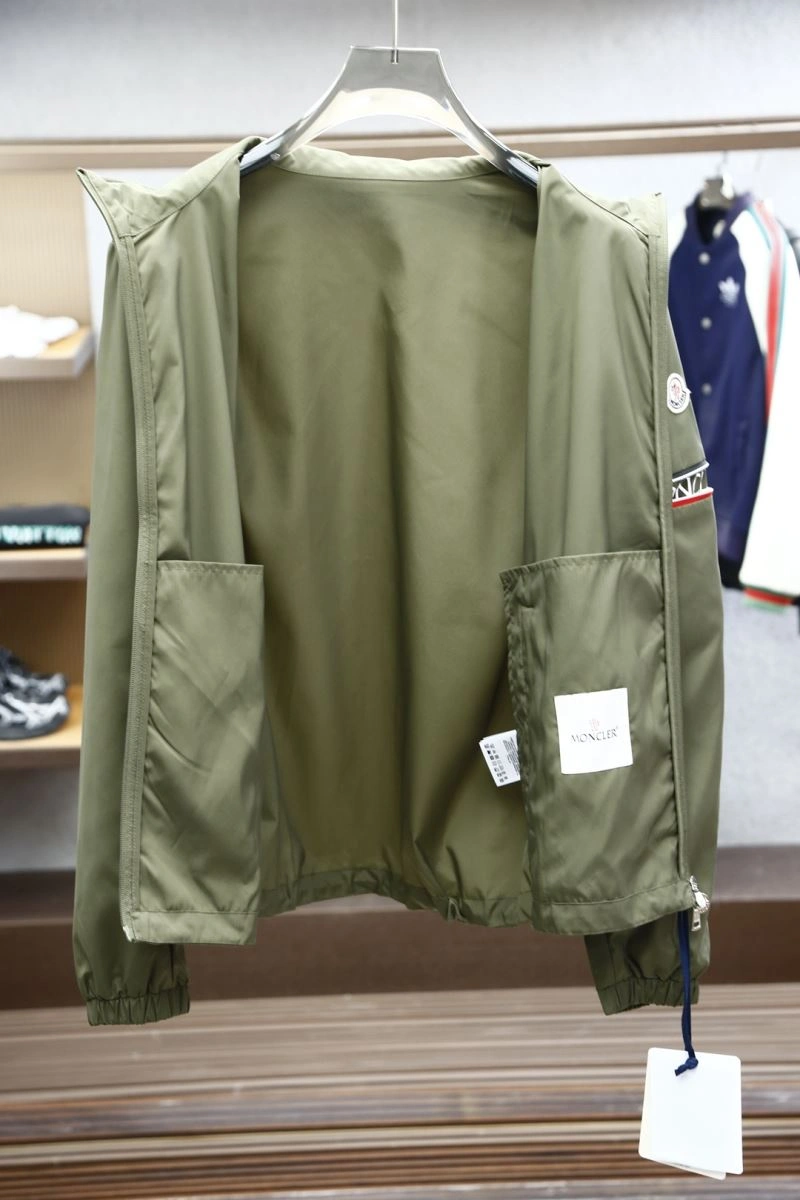 Moncler Outwear Chic 141561