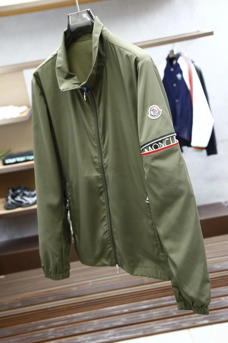 Moncler Outwear Chic 141561