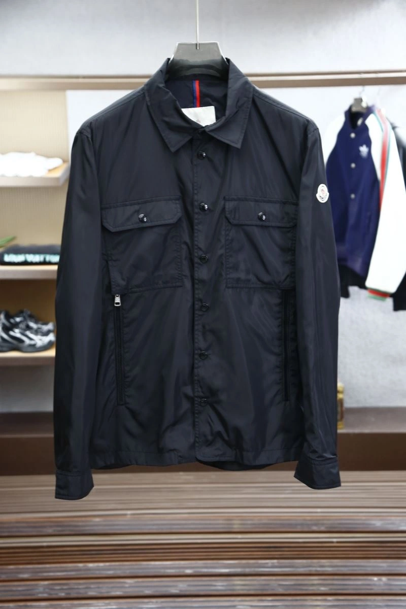 Vibrant Moncler Outwear 141558