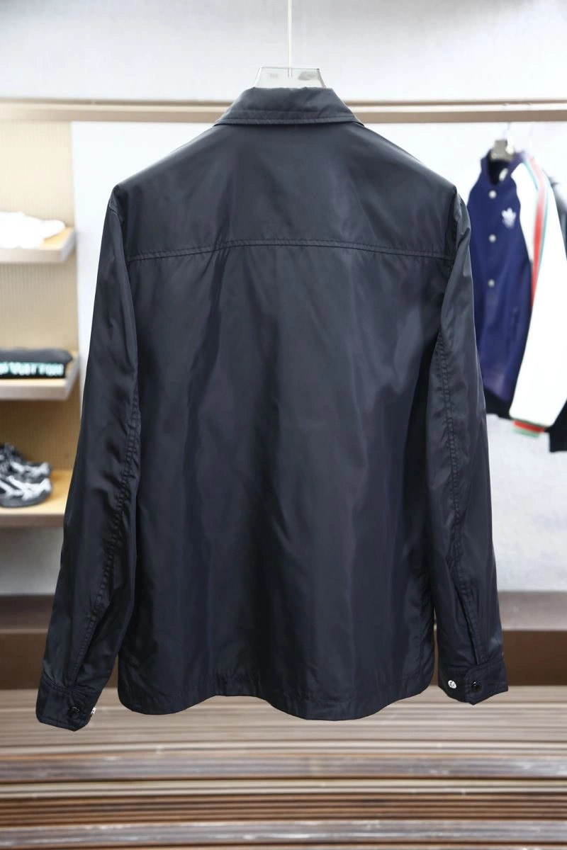 Vibrant Moncler Outwear 141558