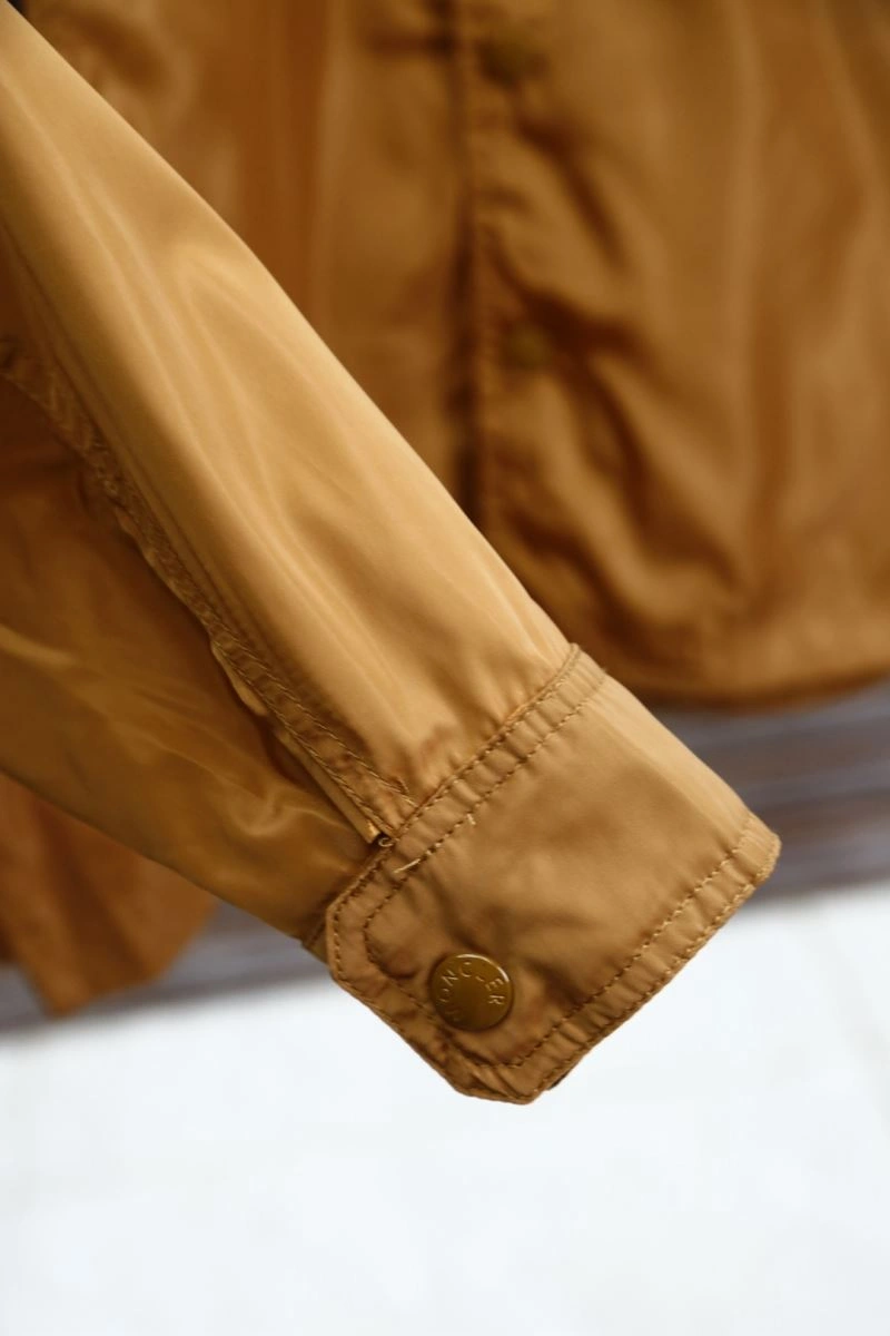 Vibrant Moncler Outwear 141558