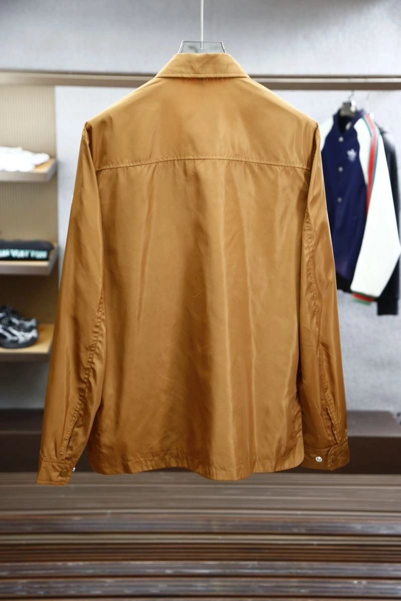 Vibrant Moncler Outwear 141558