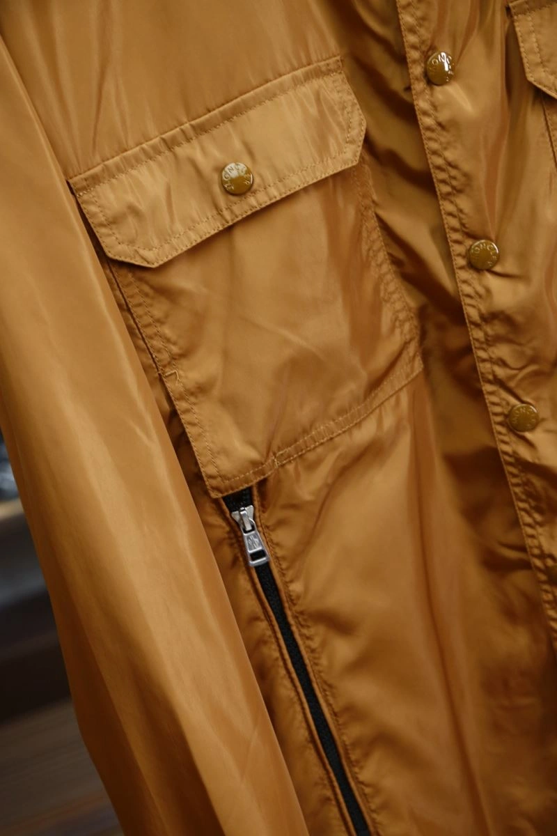 Vibrant Moncler Outwear 141558