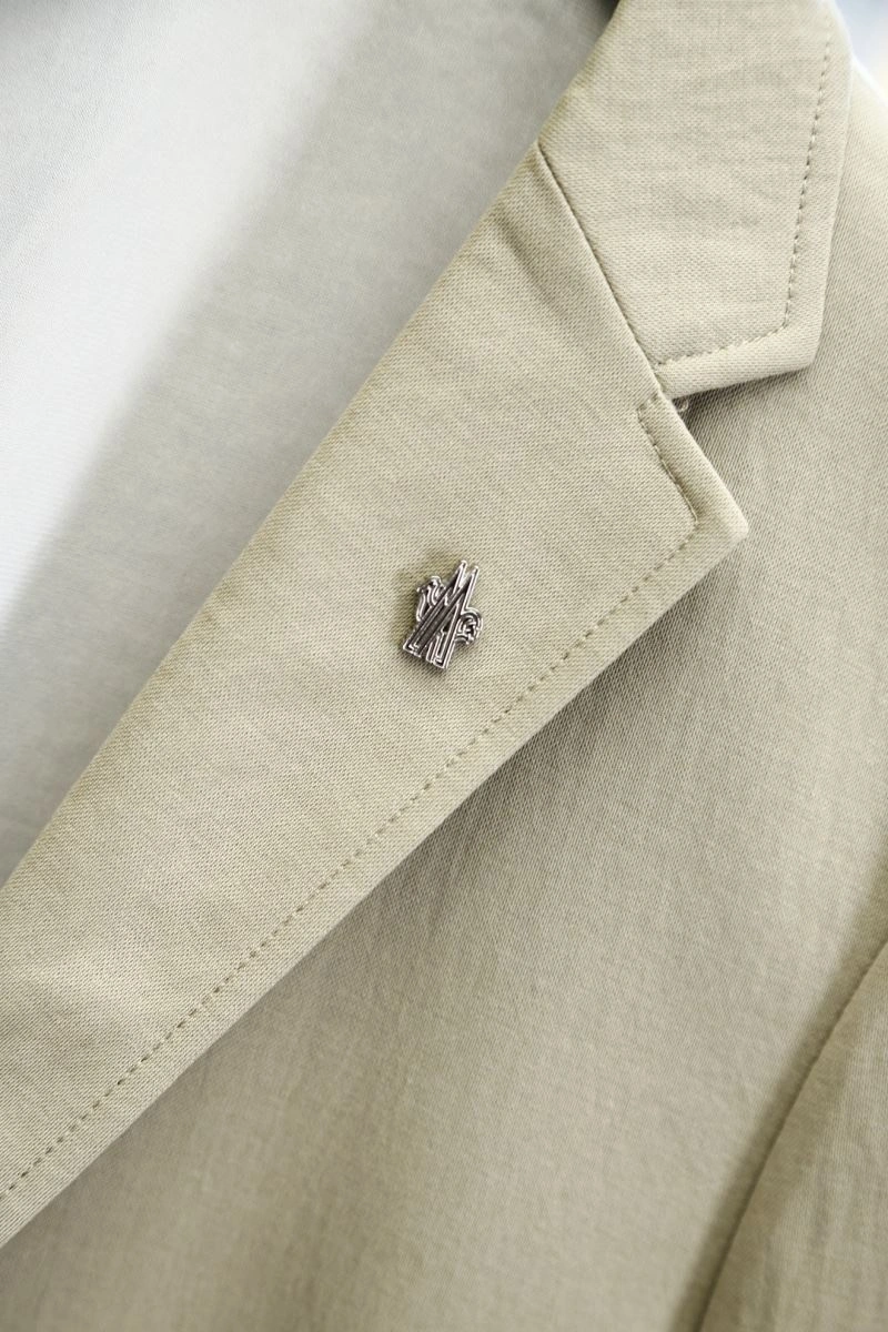 MoistureWicking Moncler Outwear 141557