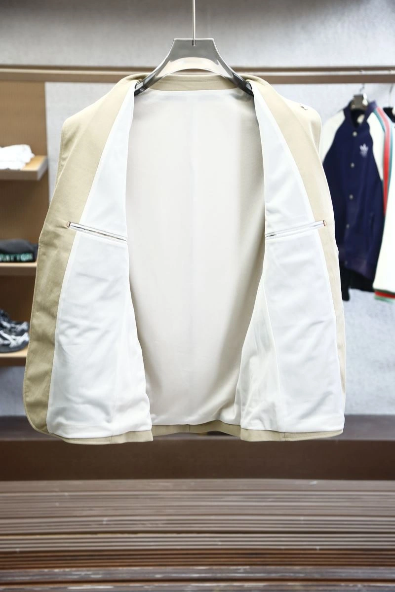 MoistureWicking Moncler Outwear 141557
