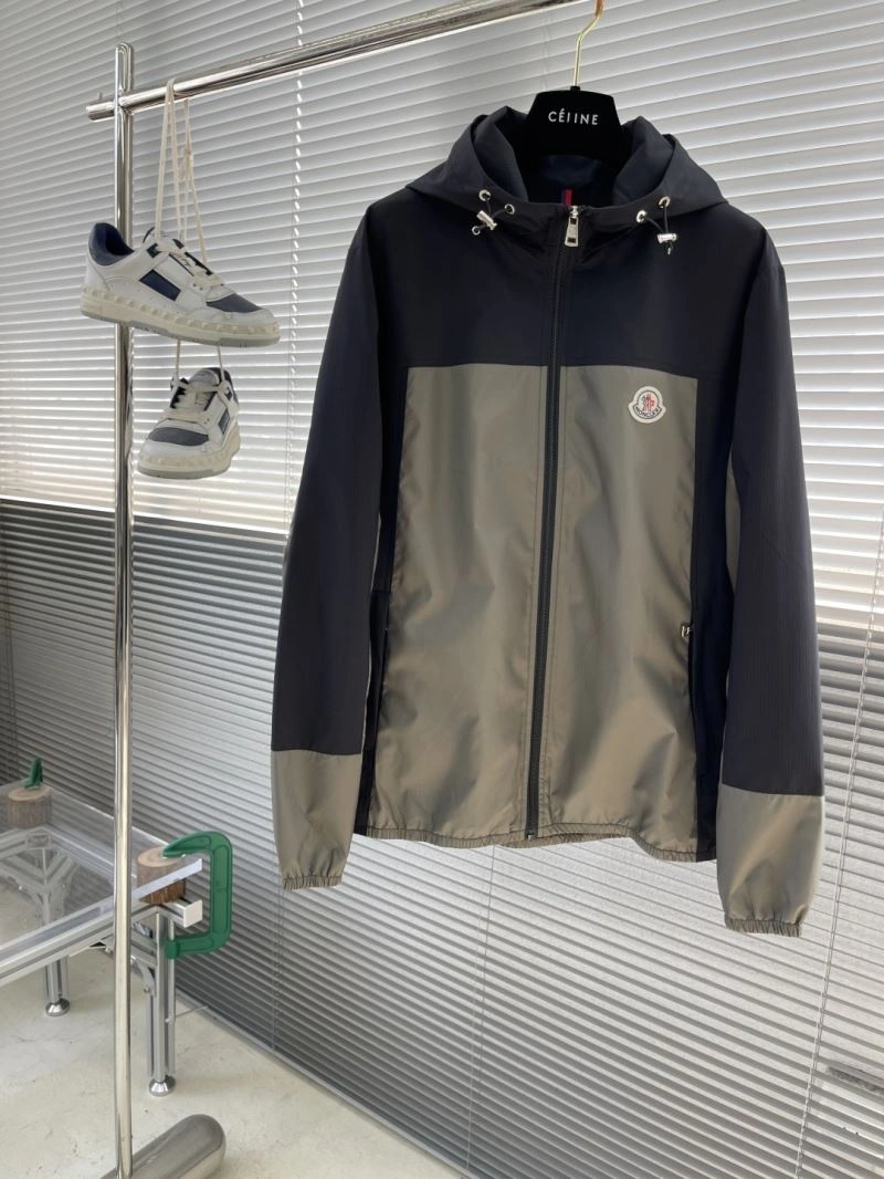 ZipUp Moncler Outwear 141556