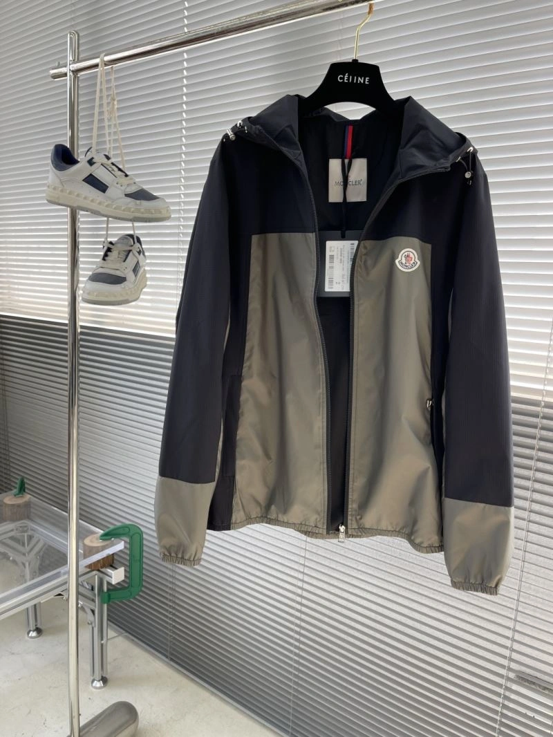 ZipUp Moncler Outwear 141556