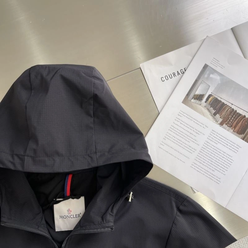 ZipUp Moncler Outwear 141556
