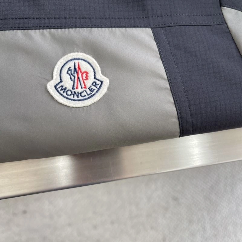 ZipUp Moncler Outwear 141556