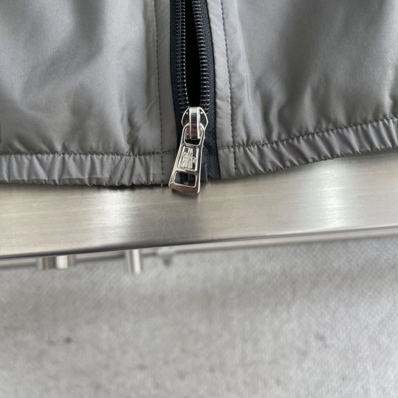ZipUp Moncler Outwear 141556