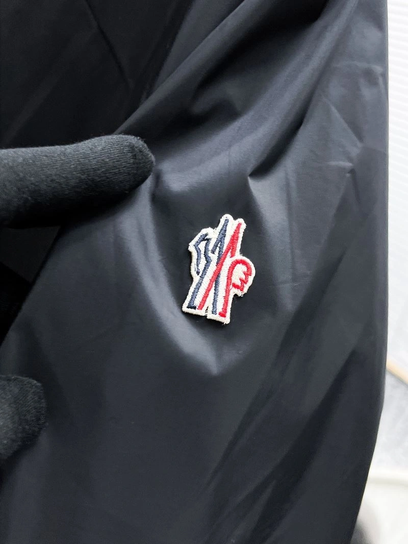 Moncler Outwear Trendsetting 141551