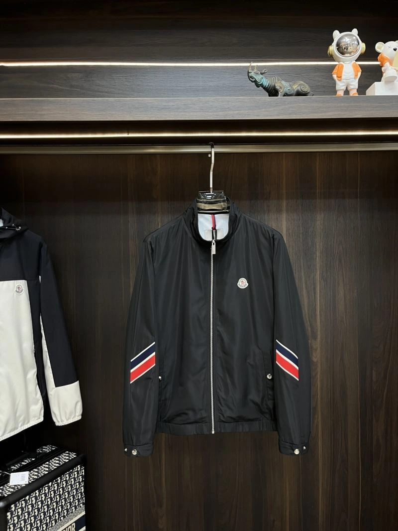Moncler Outwear Youthful 141546