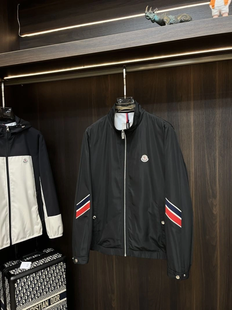 Moncler Outwear Youthful 141546