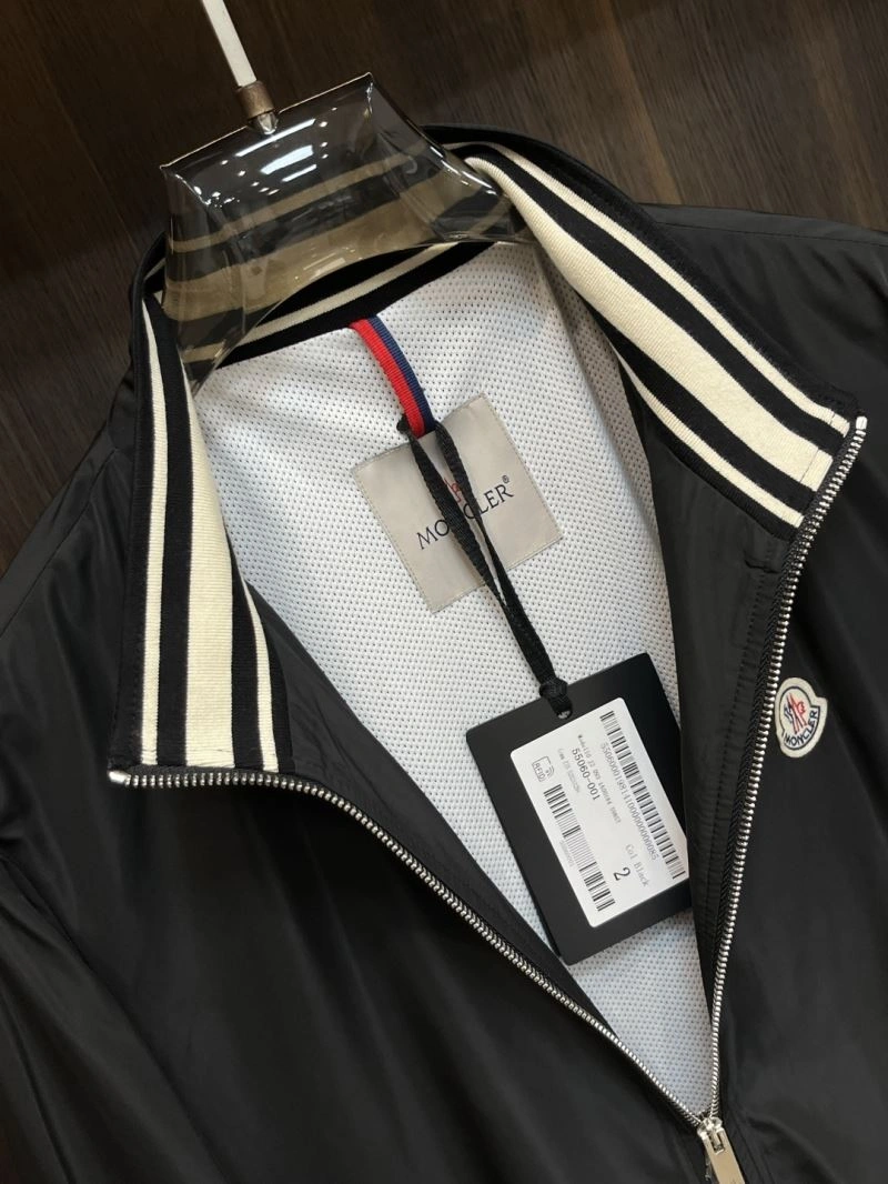 Moncler Outwear Youthful 141546