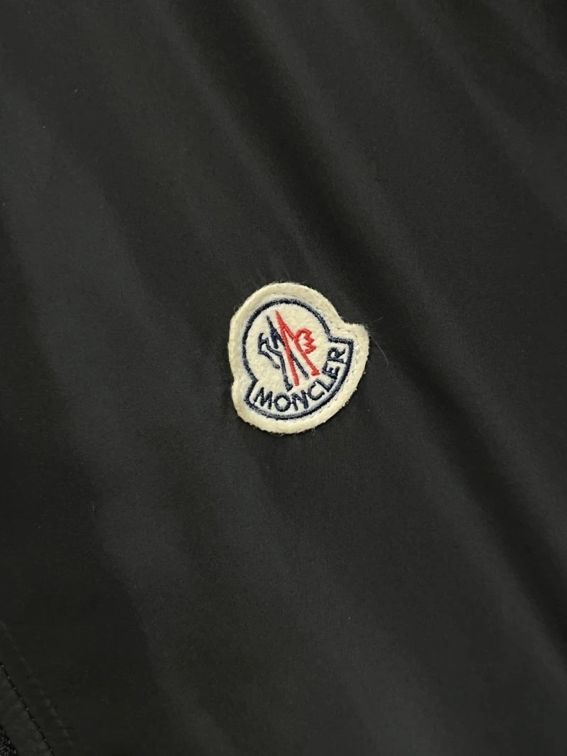 Moncler Outwear Youthful 141546