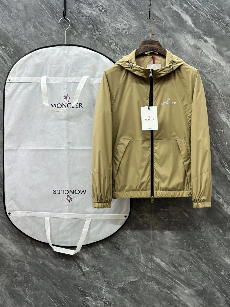Moncler Outwear SportInspired 141544