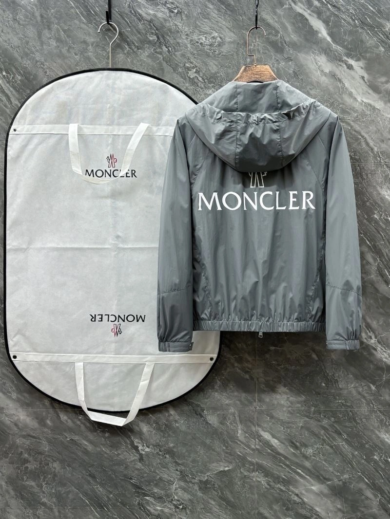 Trendy Moncler Outwear 141543