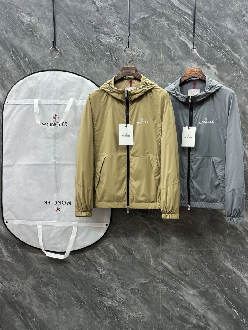 Trendy Moncler Outwear 141543
