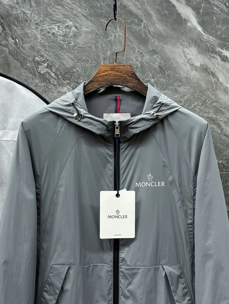 Trendy Moncler Outwear 141543