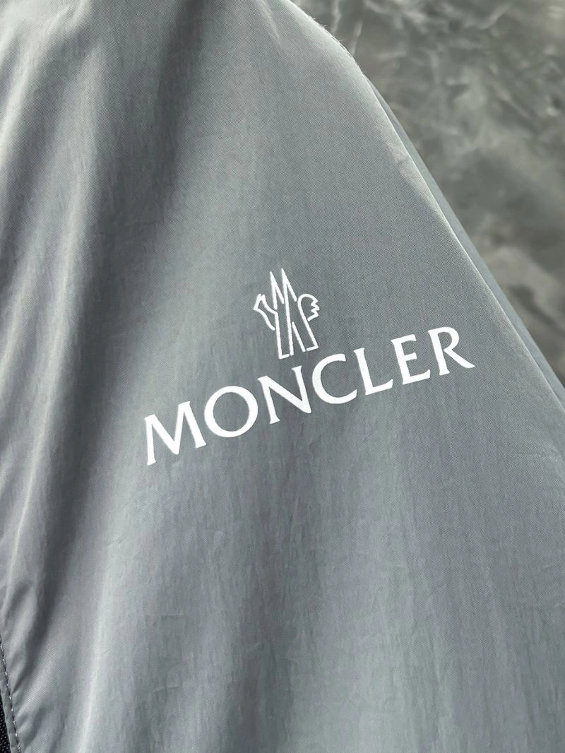 Trendy Moncler Outwear 141543
