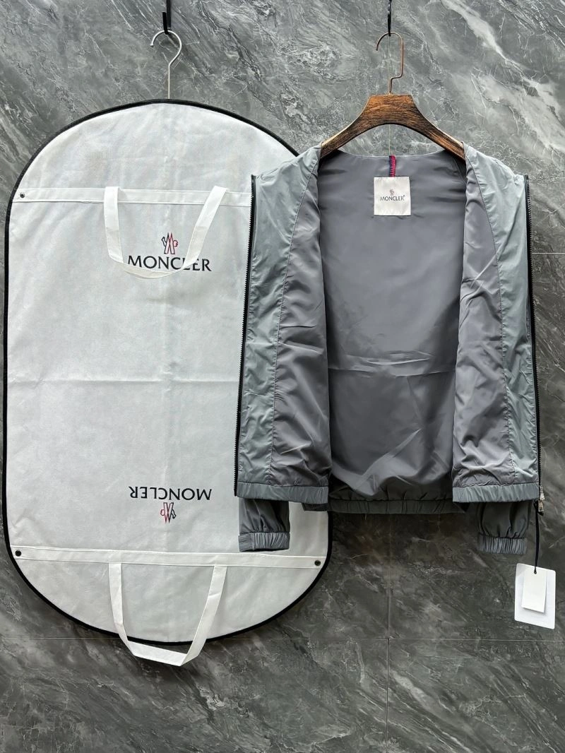 Trendy Moncler Outwear 141543