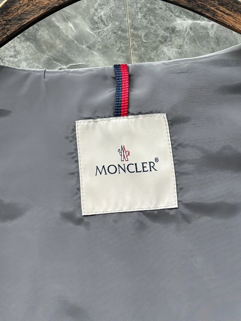 Trendy Moncler Outwear 141543