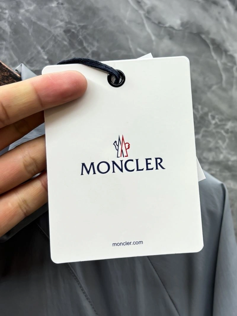 Trendy Moncler Outwear 141543