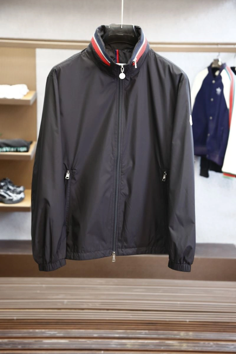 Moncler Outwear Durable 141542