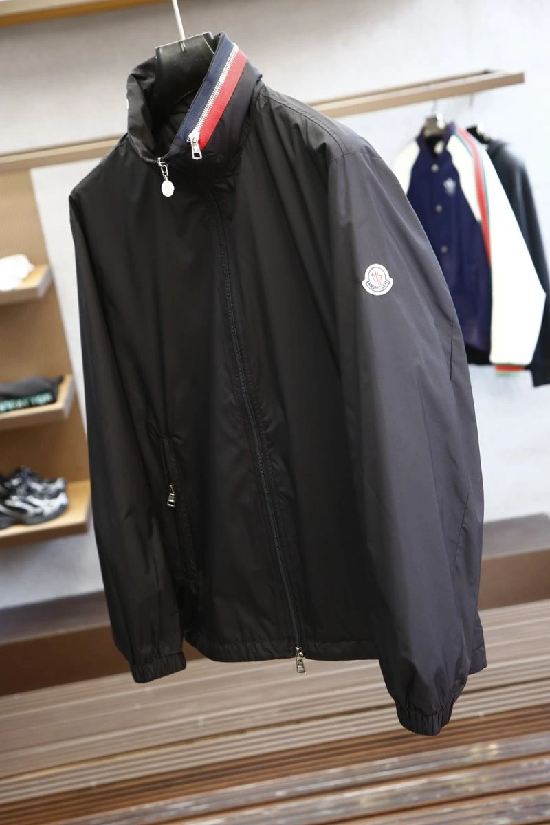 Moncler Outwear Durable 141542
