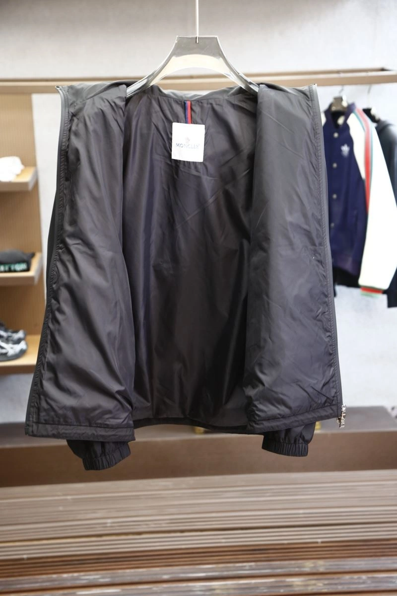 Moncler Outwear Durable 141542