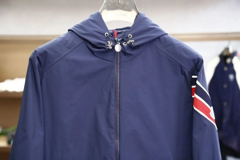 TechFriendly Moncler Outwear 141540
