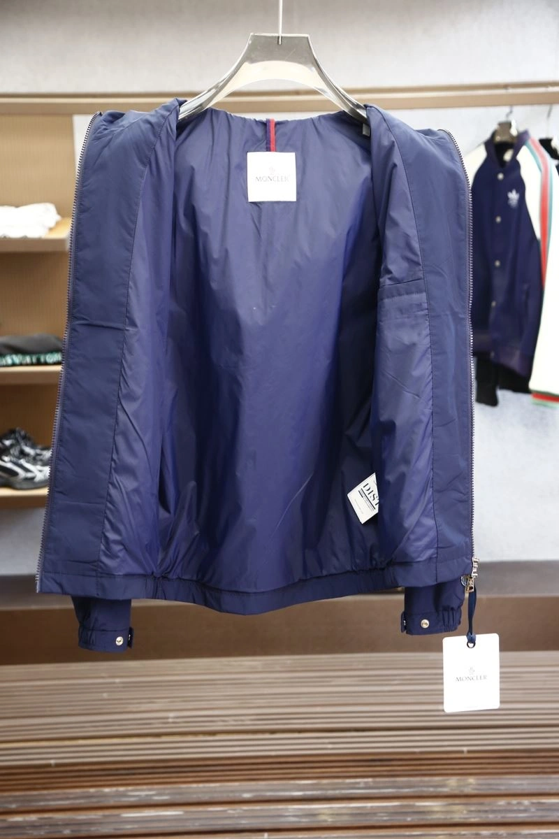 TechFriendly Moncler Outwear 141540