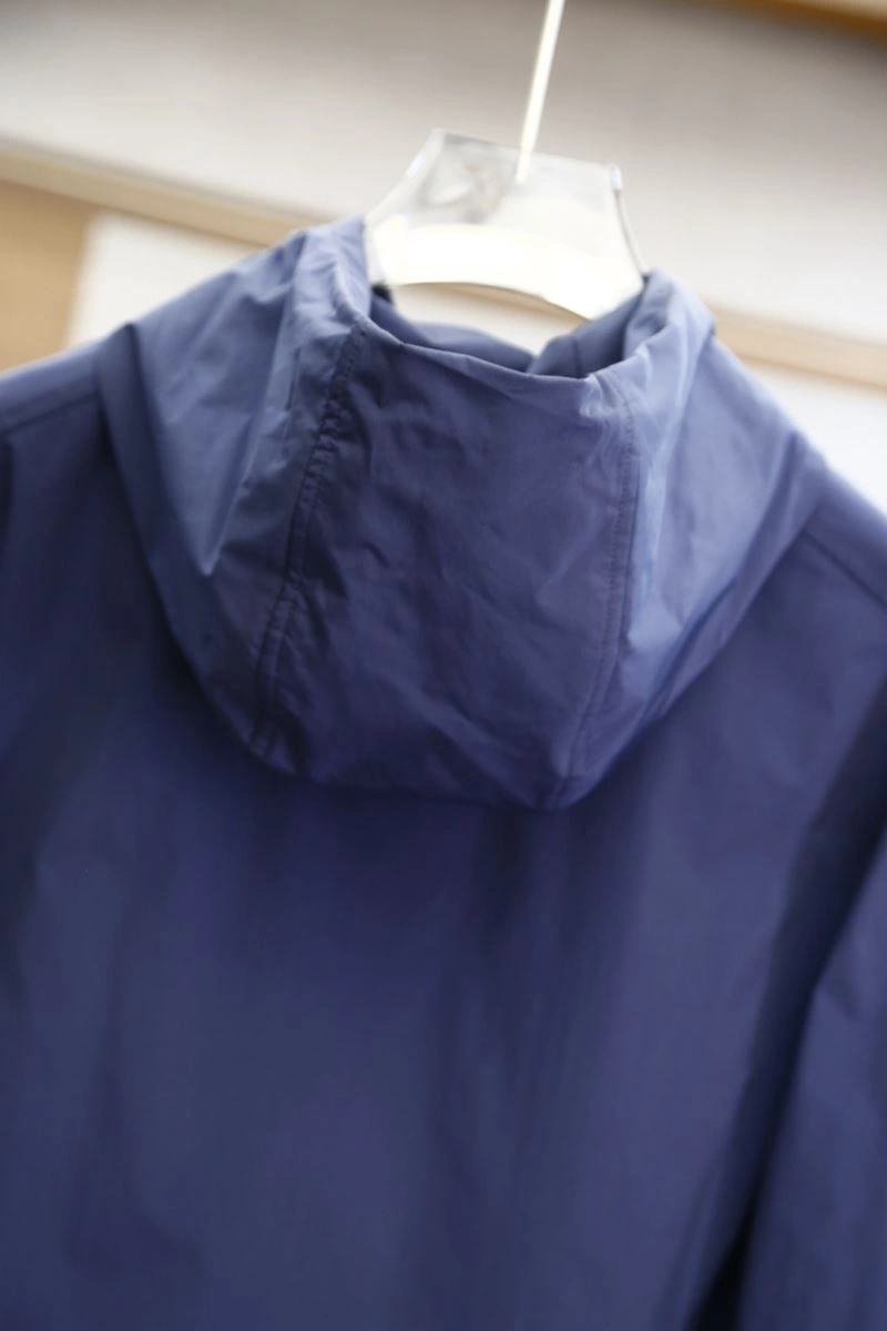 TechFriendly Moncler Outwear 141540