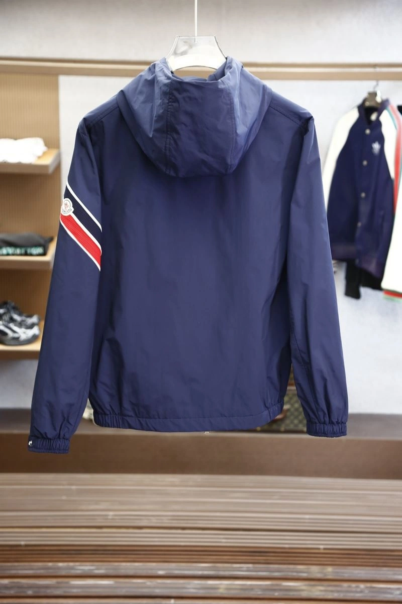 TechFriendly Moncler Outwear 141540