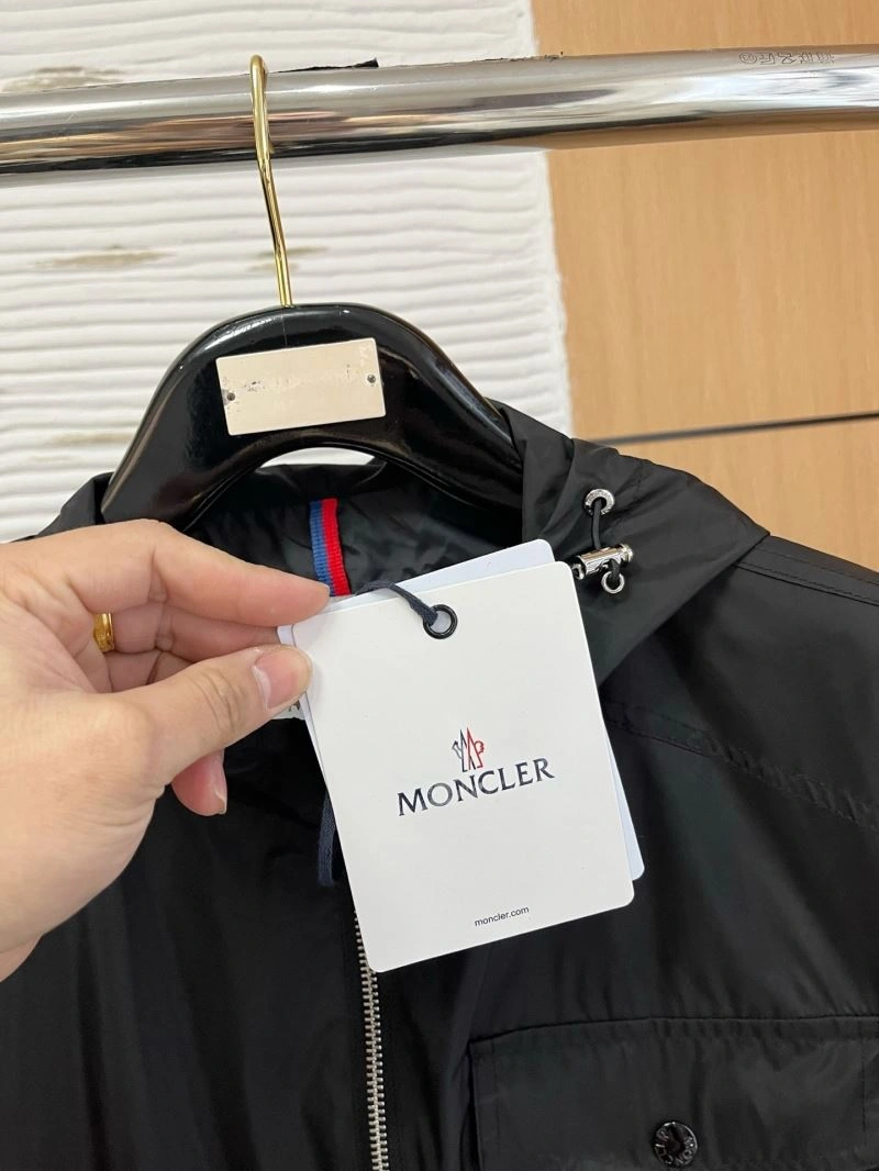 Flexible Moncler Outwear 141533