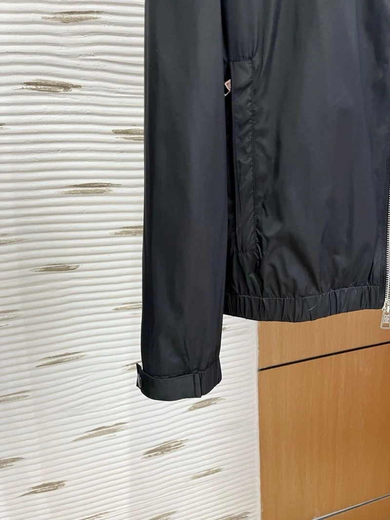 Flexible Moncler Outwear 141533