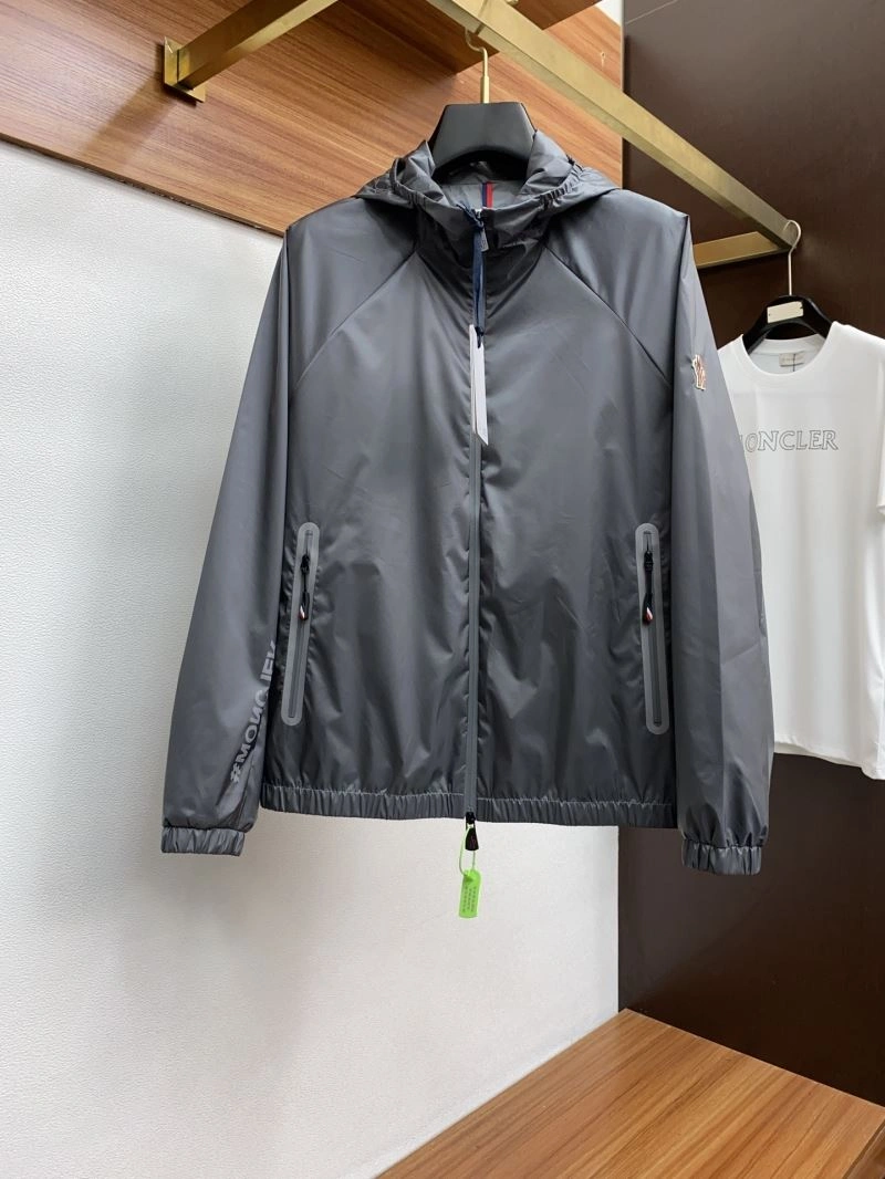 Moncler Outwear Durable 141526