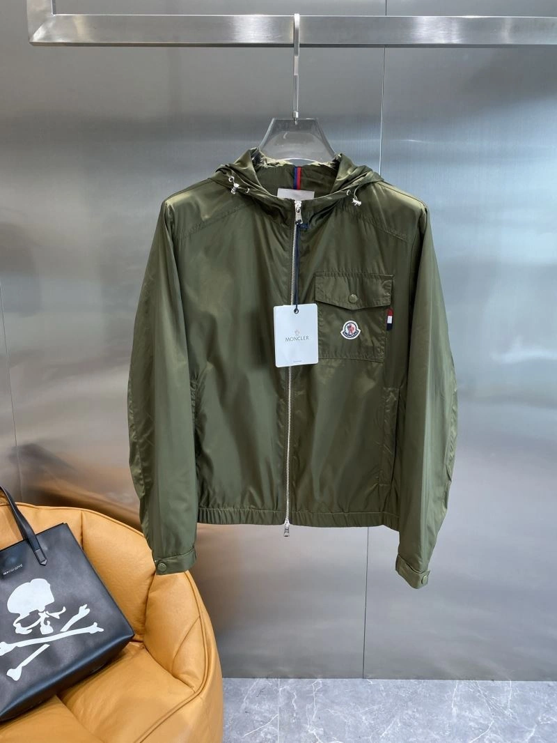 Breathable Moncler Outwear 141181