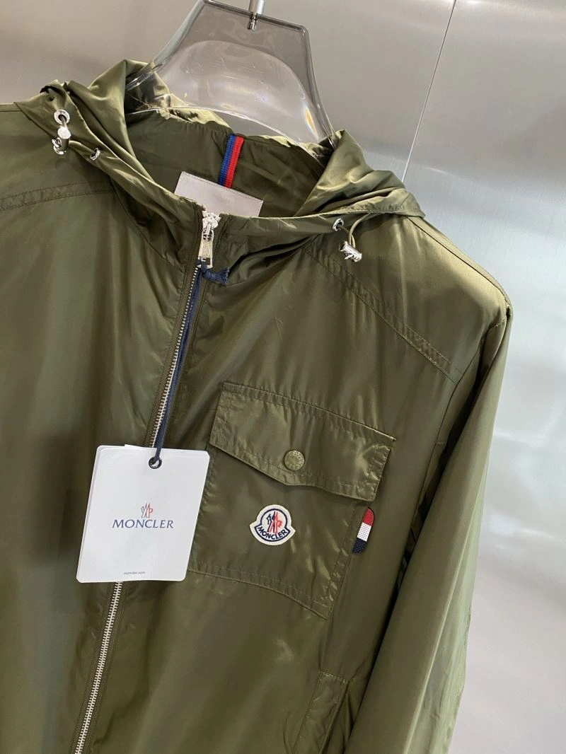 Breathable Moncler Outwear 141181