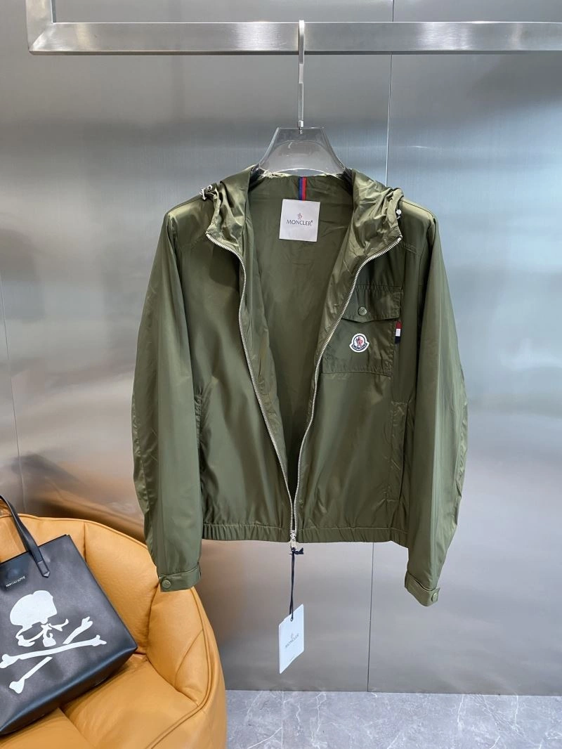 Breathable Moncler Outwear 141181
