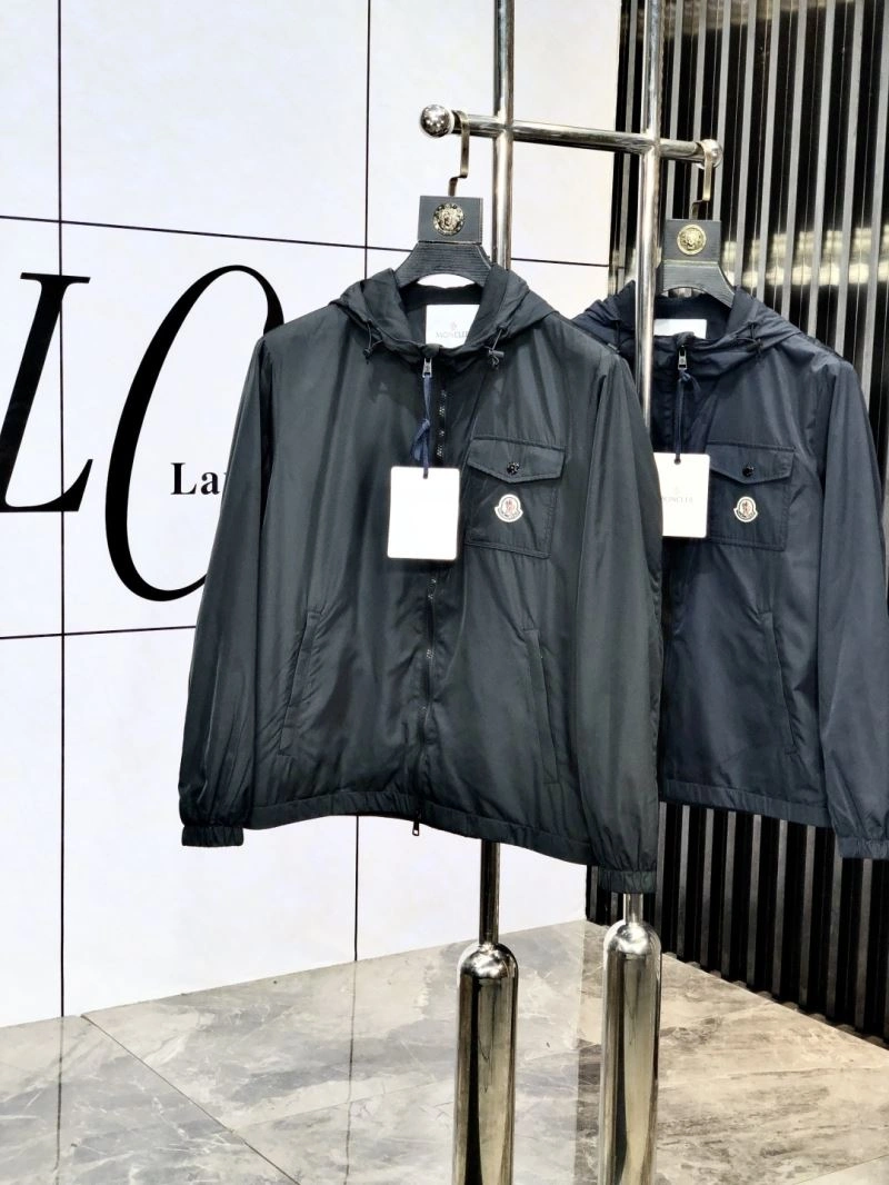 Trendy Moncler Outwear 141198