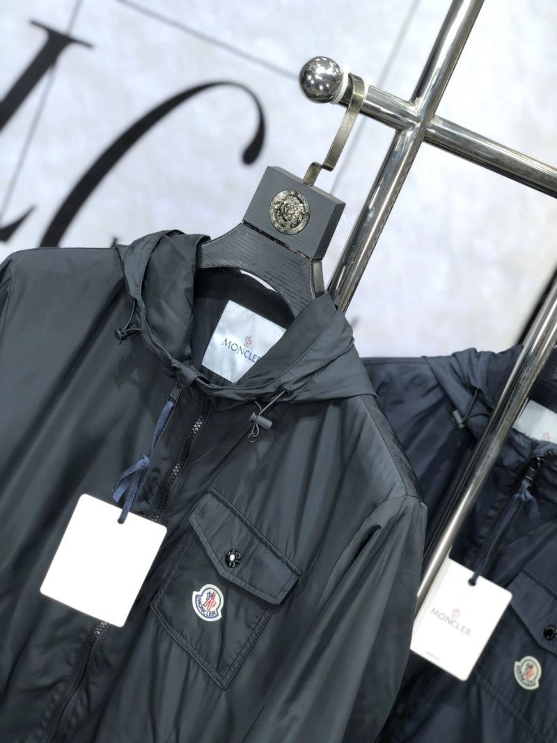 Trendy Moncler Outwear 141198
