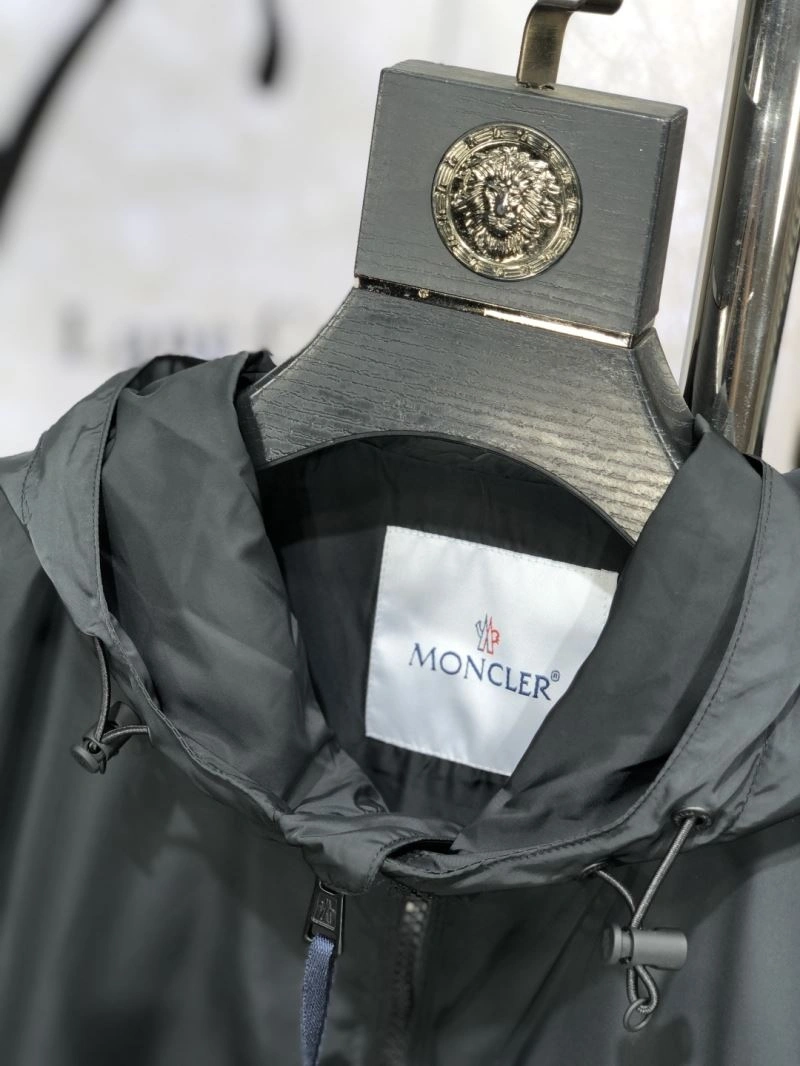 Trendy Moncler Outwear 141198