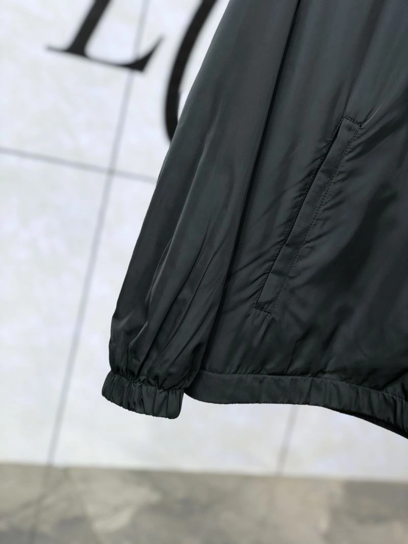 Trendy Moncler Outwear 141198