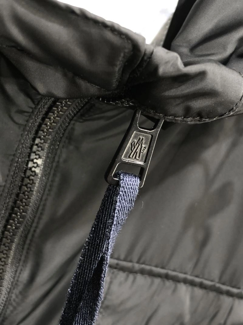 Trendy Moncler Outwear 141198