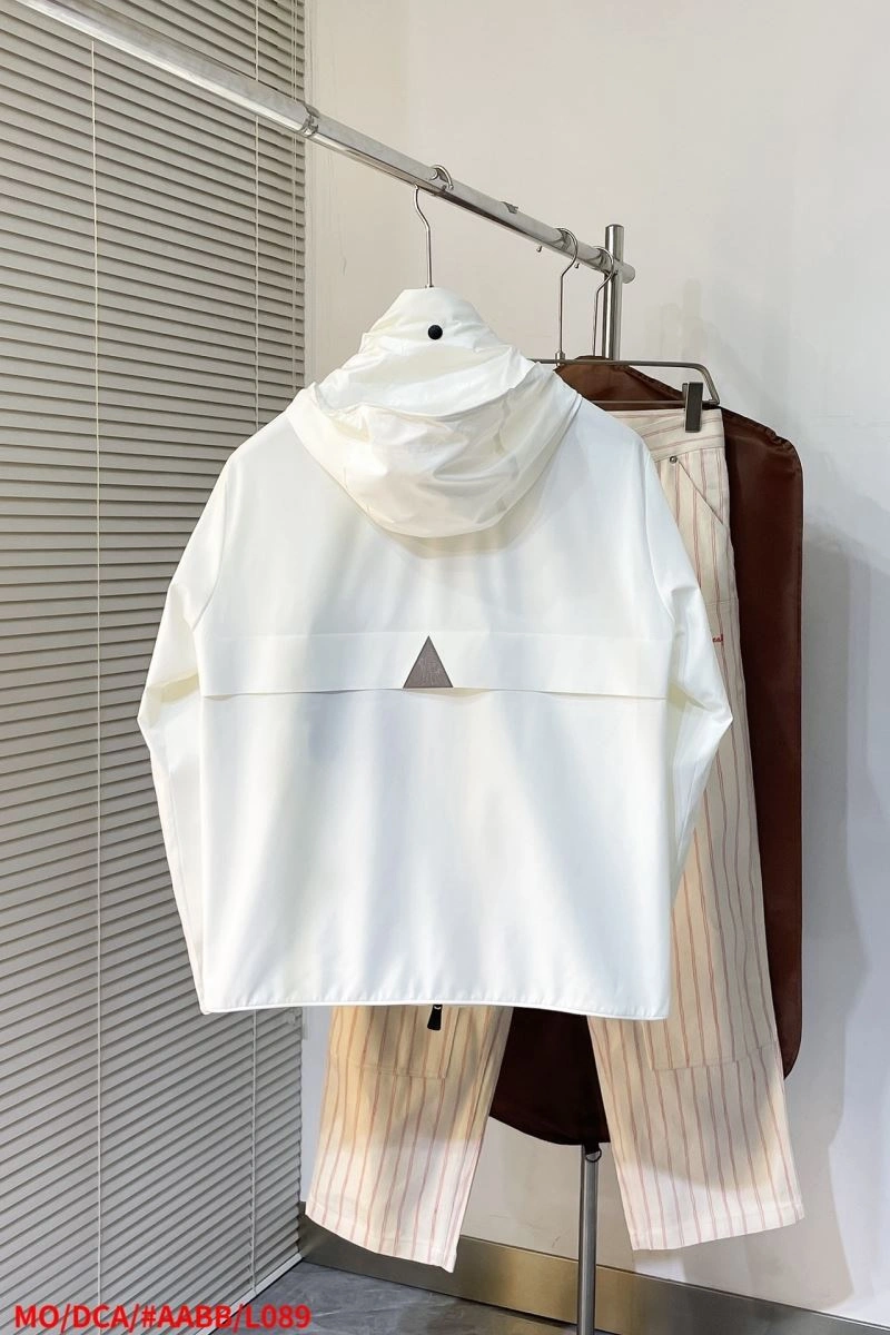 SmoothTexture Moncler Outwear 141178
