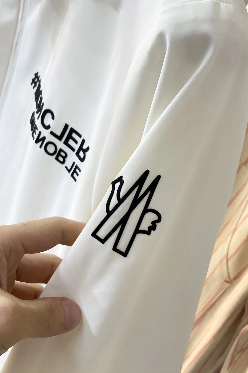 SmoothTexture Moncler Outwear 141178